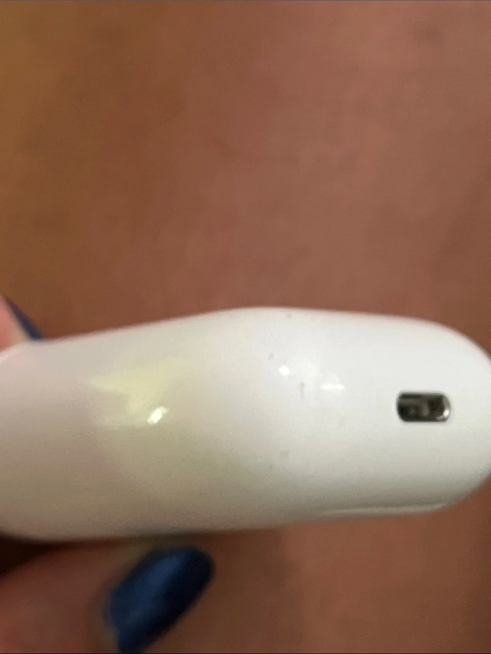 Apple White Wireless Earbuds with Charging Case (White)